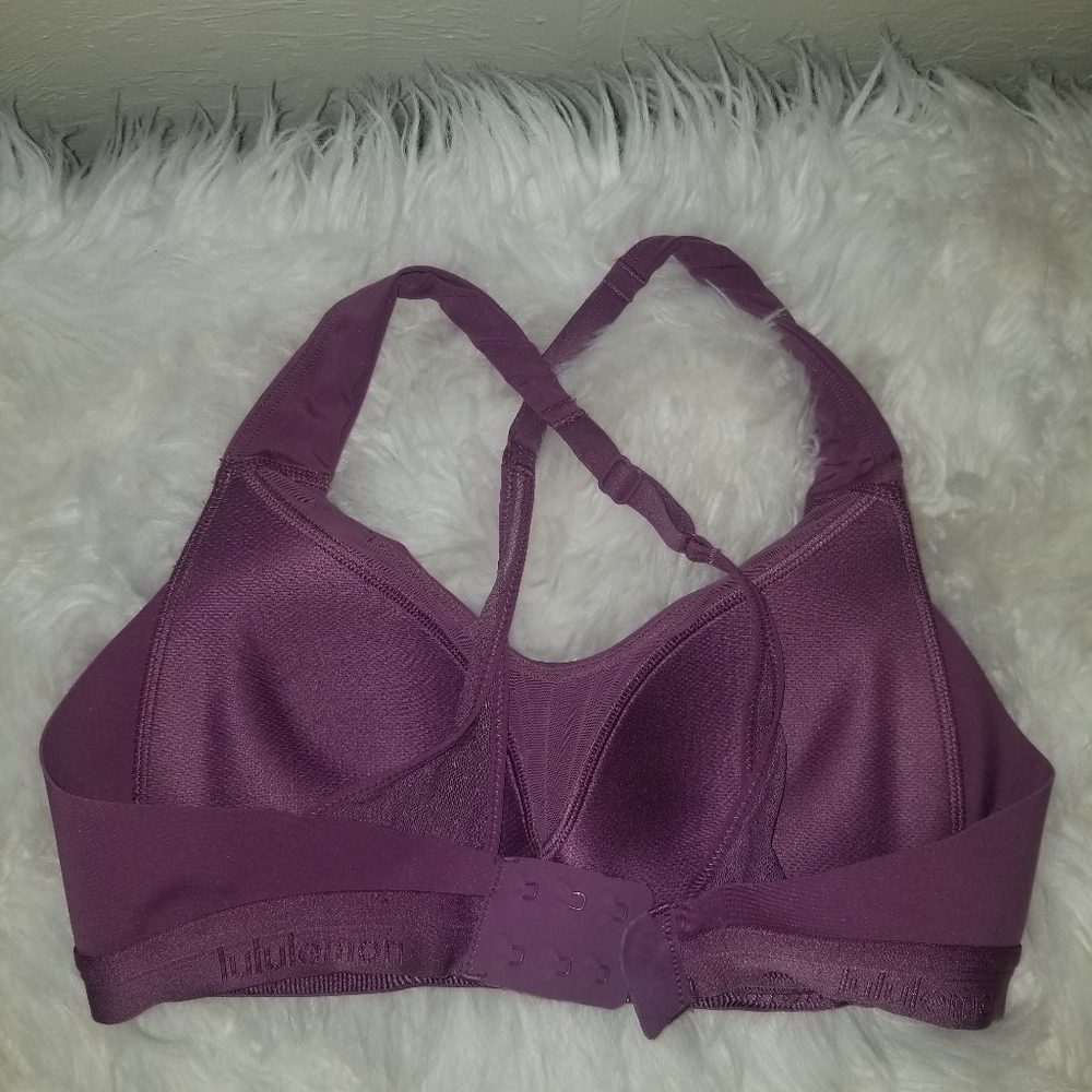 Lululemon Padded Sports Bra with Clasps - Picture 2 of 2